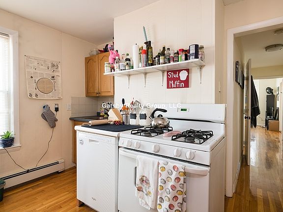 3rd image of 16-18 Bristol St #1