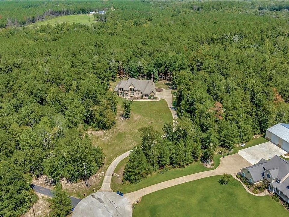 1st image of 210 Autumn Lake Dr