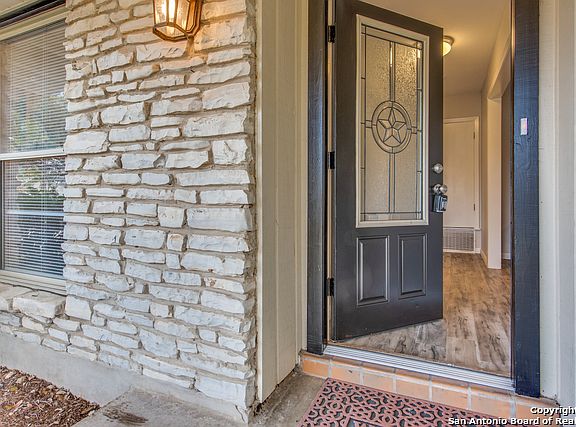 2nd image of 9806 Lantana Dr
