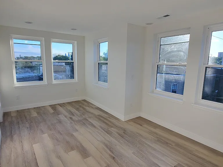 307 W York St #2 — Photo 6