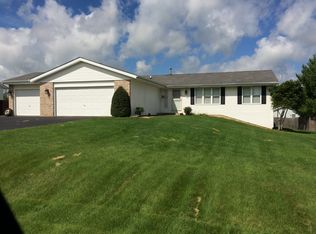 121 Harvest Glenn Dr, Davis Junction, IL 61020