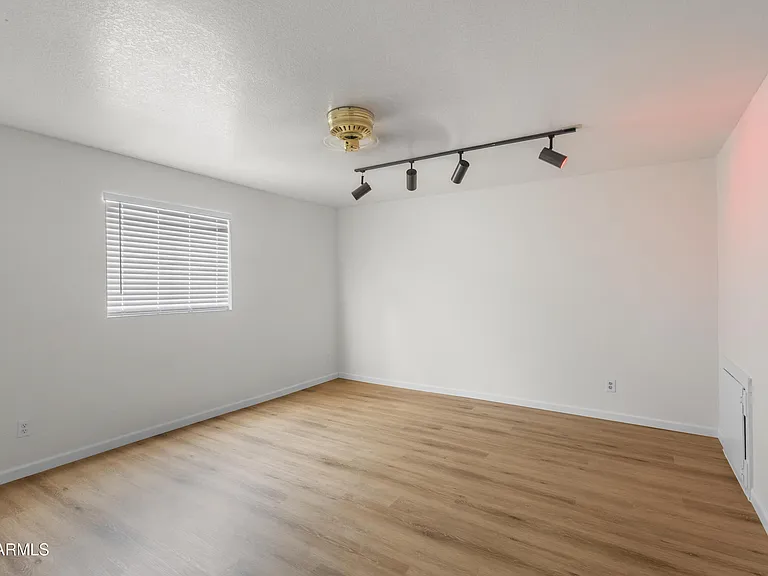 1143 N Ironwood Ct — Photo 22