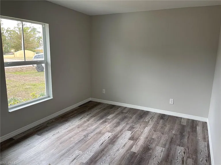 3222 Santa Barbara Blvd N — Photo 11