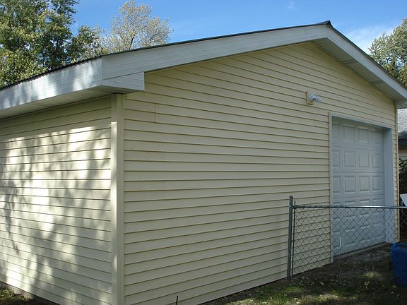 3rd image of 154 N Monroe Ave