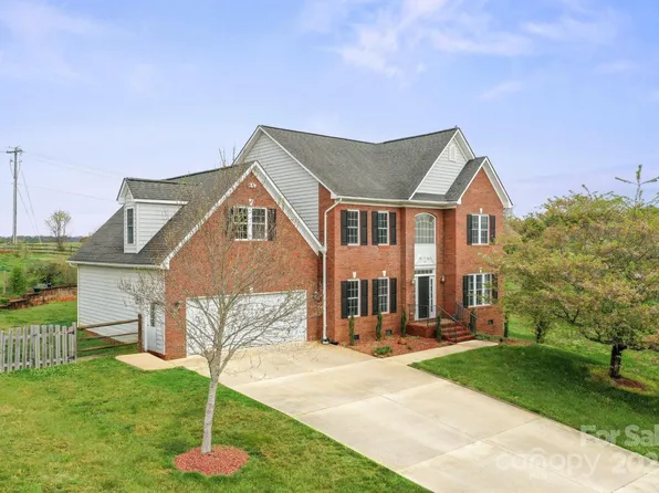 1919 46th Avenue Dr NE #46, Hickory, NC 28601