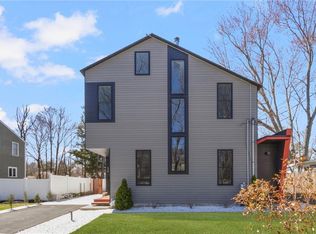 34 Boyce Ave, Barrington, RI 02806