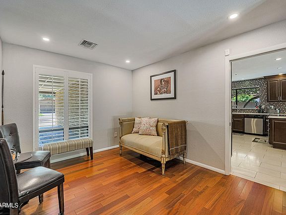 4th image of 220 W Dorado Cir