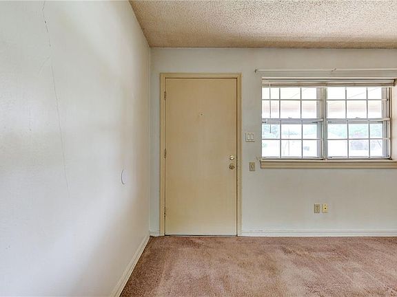 3rd image of 2506 Wyandotte Way