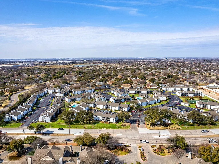 Keller Oaks — Photo 31