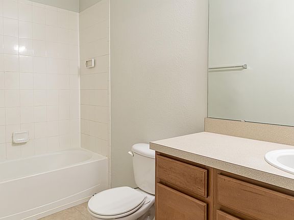 5th image of 575 Oakleaf Plantation Pkwy Unit 307