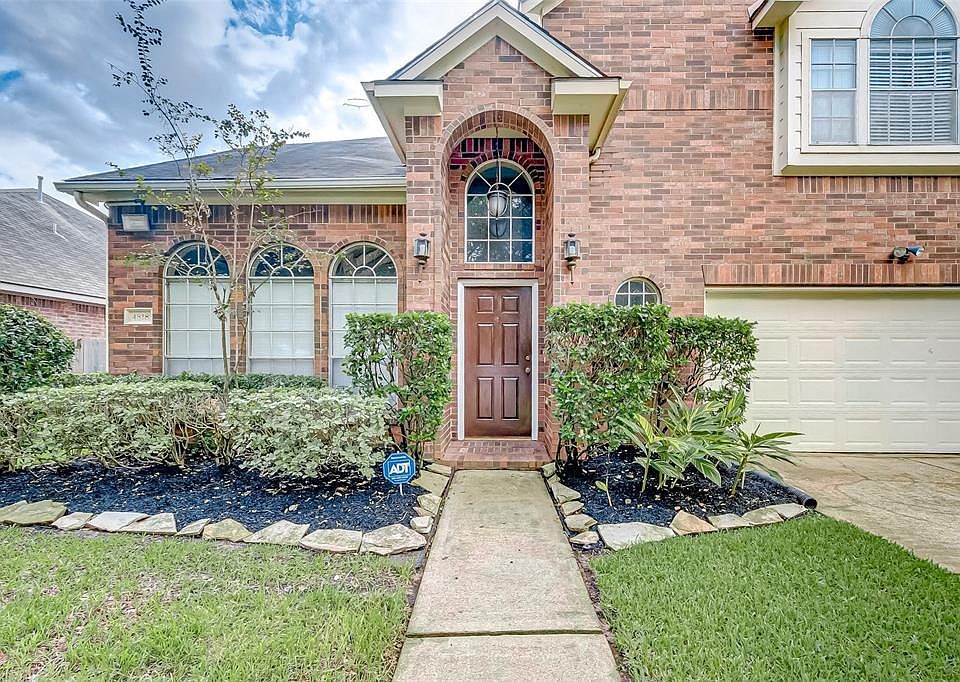 1st image of 4818 Silverlake Dr