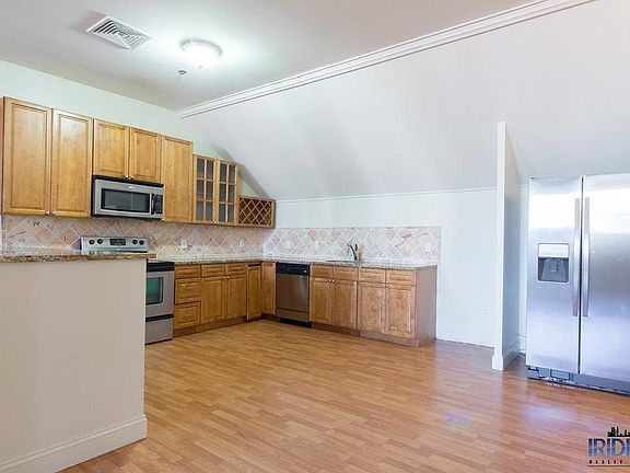 3rd image of 651 Park Ave #2