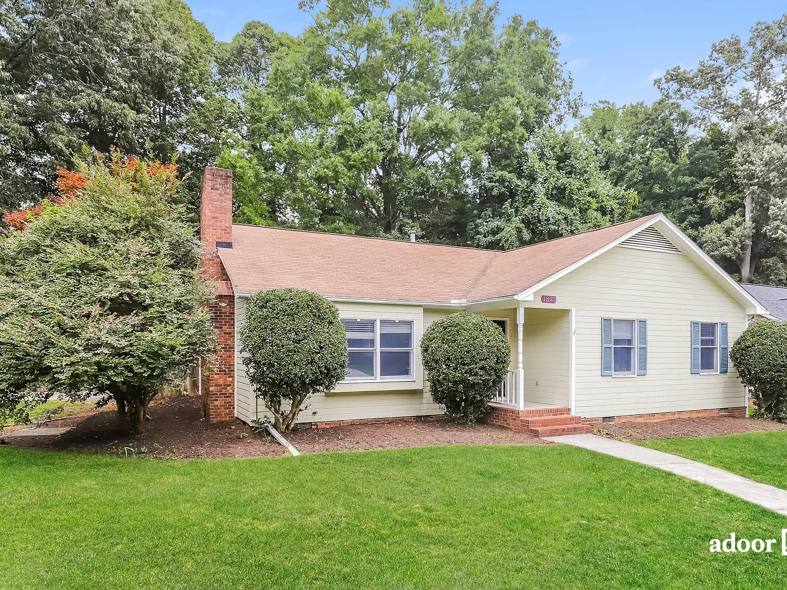 3 bed, 2.0 bath, 1489 sqft, $2,095 — Photo 2