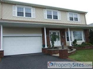 872 Abbott St, East Meadow, NY 11554