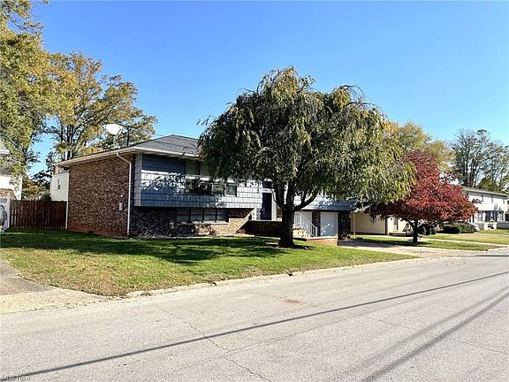 2nd image of 903 30th St