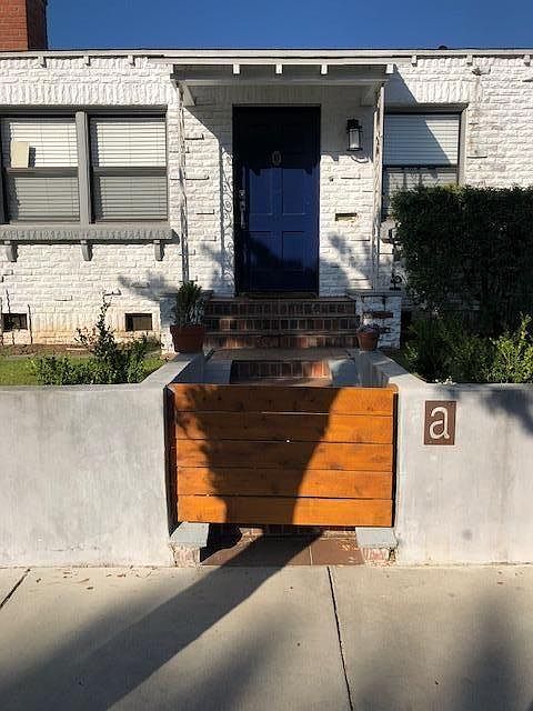 1st image of 2029 Oak St APT A