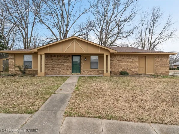 8600 S 35th Ter, Fort Smith, AR 72908