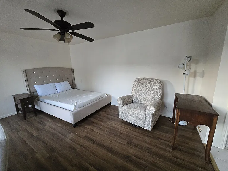 1810 Vicente Dr — Photo 5