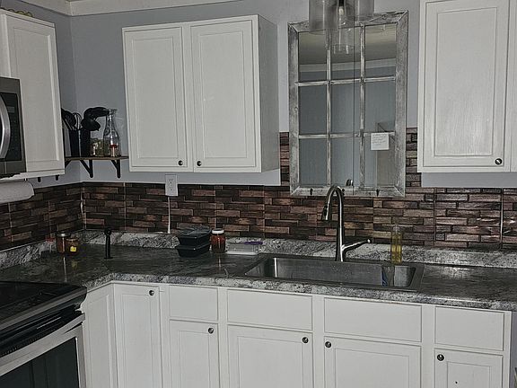 3rd image of 210 Cherry Street