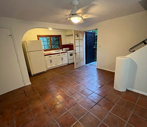 2nd image of 1322 1/2 Laveta Ter #1B-1BA-700SQFT
