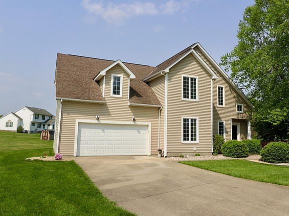 2nd image of 312 Oakbrook Ct Unit 4