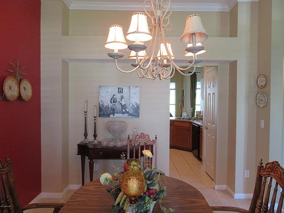 3rd image of 2315 W Clovelly Ln
