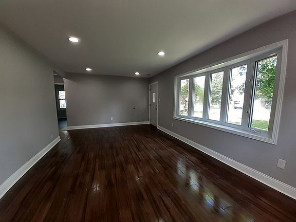 4th image of 2208 Gustave Ave