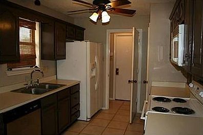 2nd image of 2706 Parkview Dr