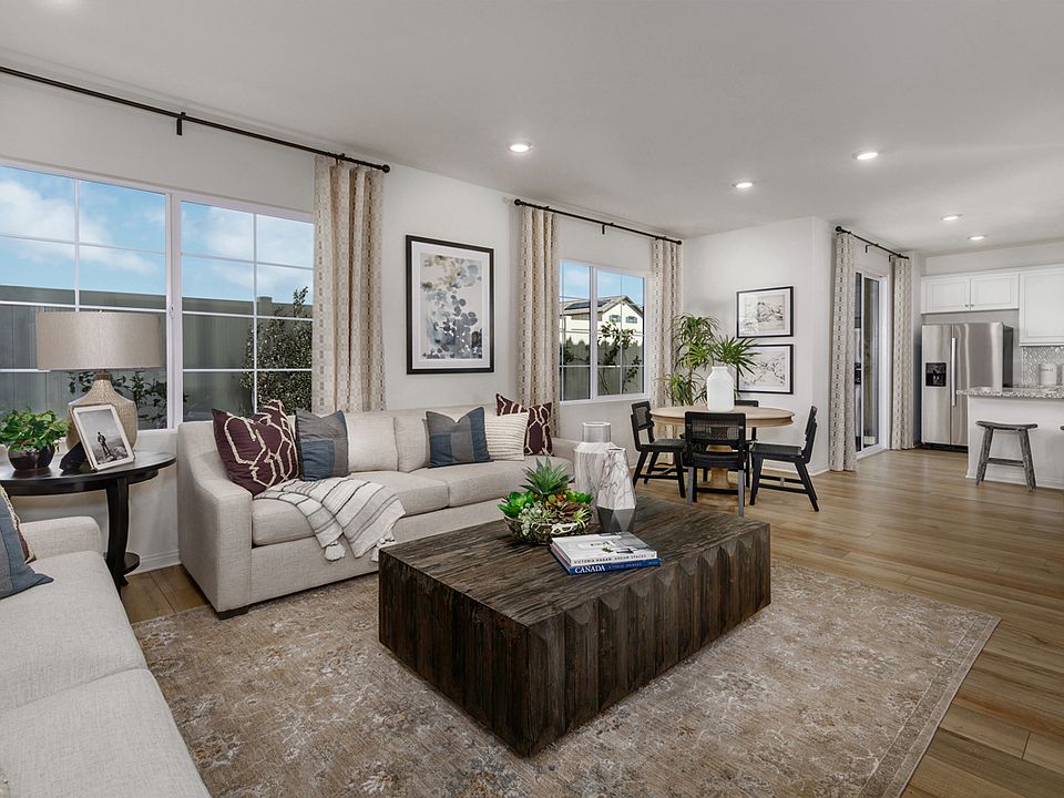 2nd image of 16025 Tanzinite Ln