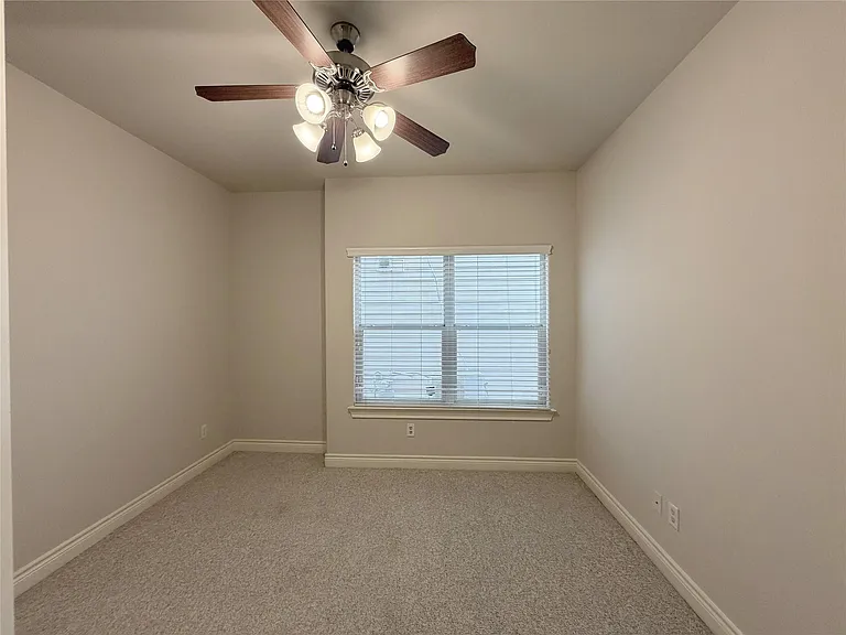 2612 Edgefield Lakes Dr — Photo 5