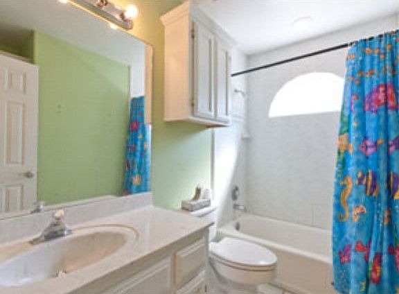 3rd image of 401 Castillo Dr