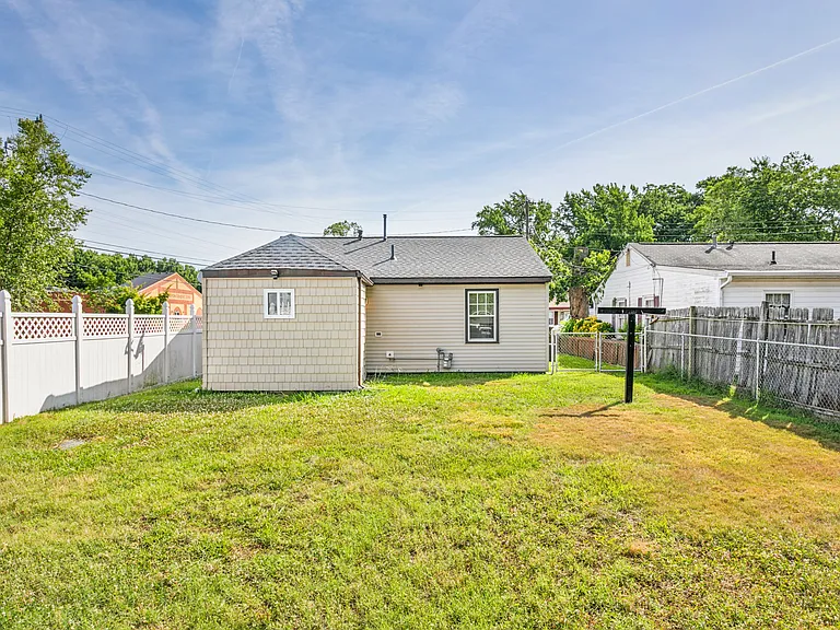 Ford Rd — Photo 2