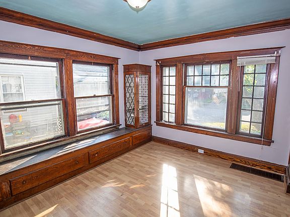 3rd image of 3199 W 92nd St #1