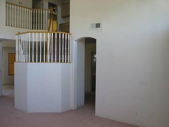 5th image of 679 N Duffy Way