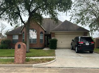 123 Crabapple Dr, Baytown, TX 77520