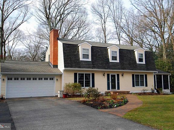 3rd image of 244 Berrywood Dr