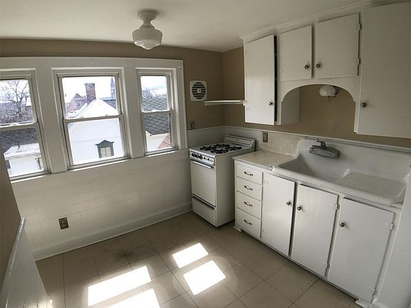 2nd image of 83 N Main St APT 3
