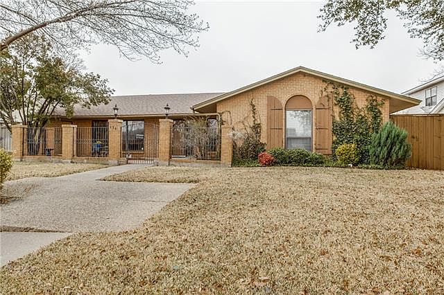 1st image of 636 Westover Dr