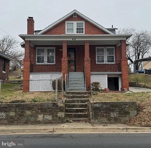 1st image of 419 Larchmont Ave