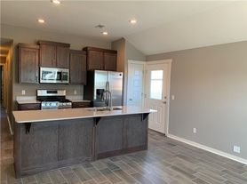 605 W Weymouth, Siloam Springs, AR