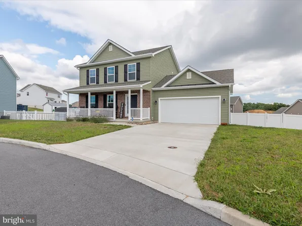 413 Heritage Hills Dr, Martinsburg, WV 25405