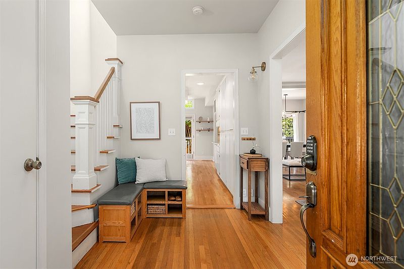 4th image of 5815 17th Avenue NE