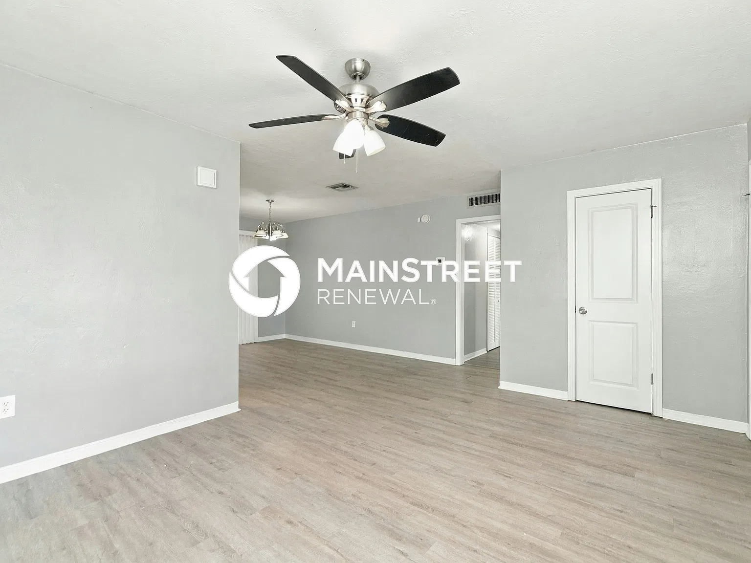 1255 Saint James Rd — Photo 4