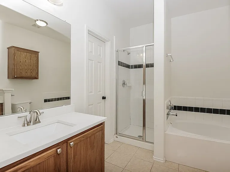 320 Foreston Dr — Photo 12