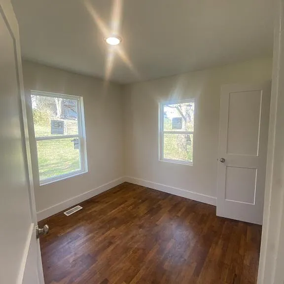 2413 Webster Ct — Photo 5