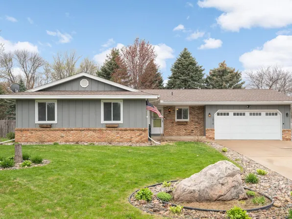 1016 Merrifield St, Shakopee, MN 55379