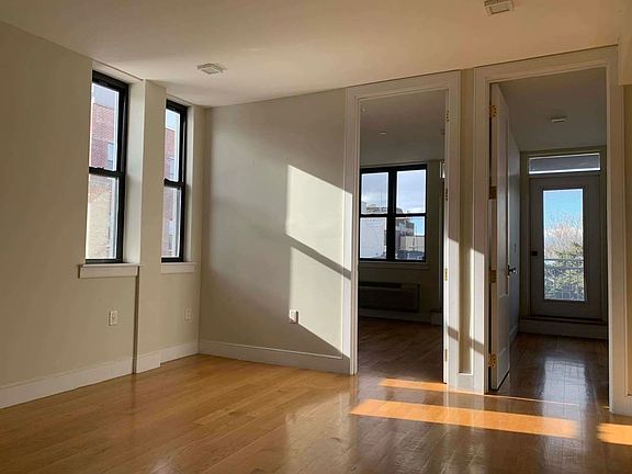 3rd image of 1633 Dekalb Ave #3AF