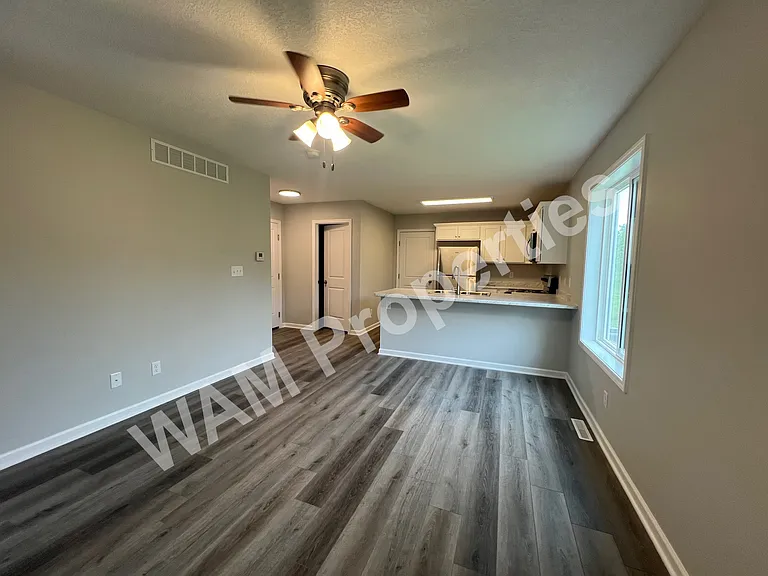 5132 NW Torgerson Dr — Photo 3