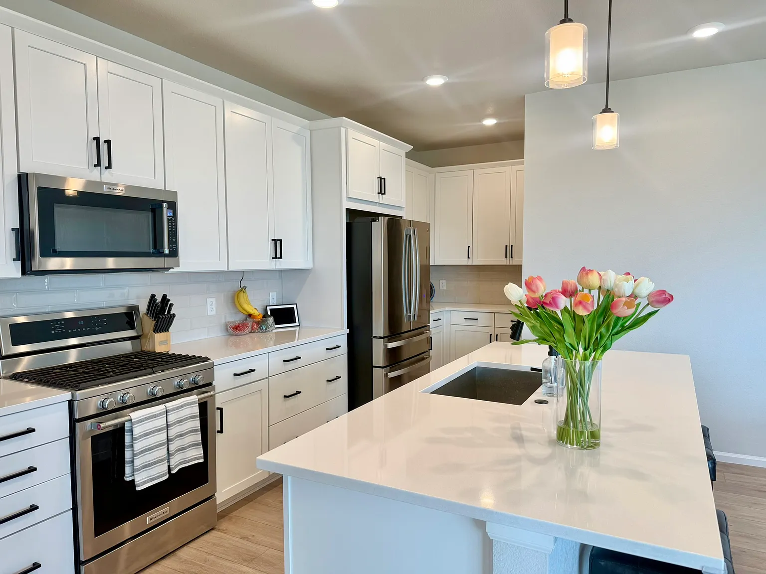 5 bed, 3601 sqft, $6,950 — Photo 4