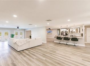 362 Pinehurst Cir, Naples, FL 34113